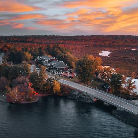Hotel Lac Brome Лак-Бром Экстерьер фото