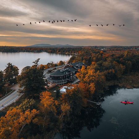 Hotel Lac Brome Лак-Бром Экстерьер фото